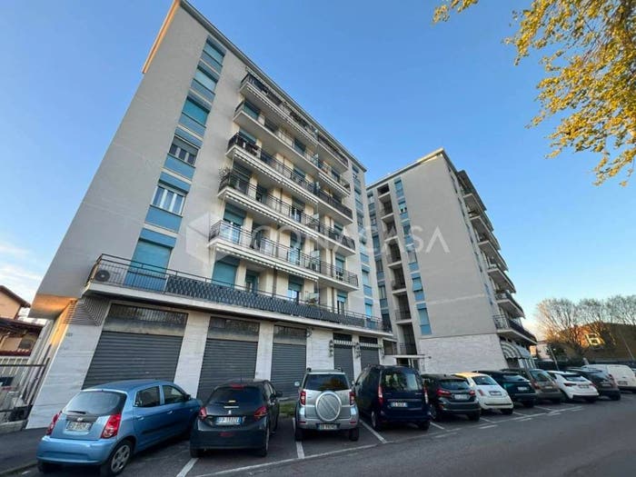 Appartamento trilocale in vendita in Via Papa Pio XII, Taccona, Muggiò