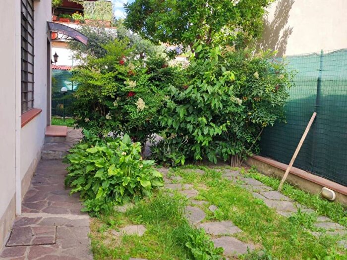 Appartamento con 5 locali in vendita in Via Trento, Centro, Agliana