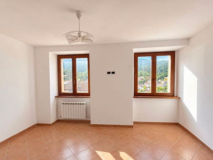 Casa trilocale in vendita in Via della Pace, Centro, Gualdo Tadino
