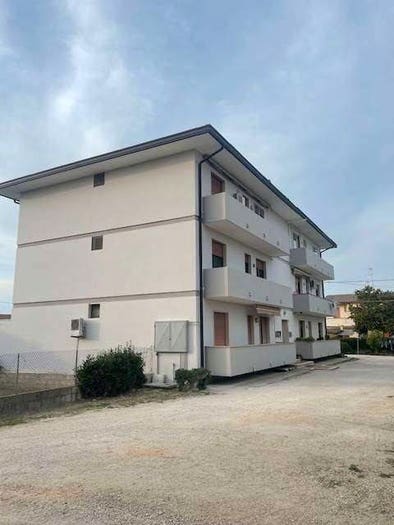 Appartamento quadrilocale in vendita in VIA KENNEDY, Centro, Taglio di Po