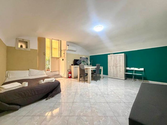Appartamento bilocale in vendita in Vico Pergolella, Monte Santo, Napoli