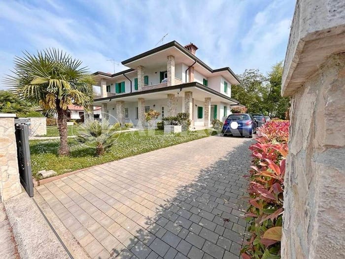 Casa con 6 locali in vendita in Pramaggiore Blessaglia, Pramaggiore