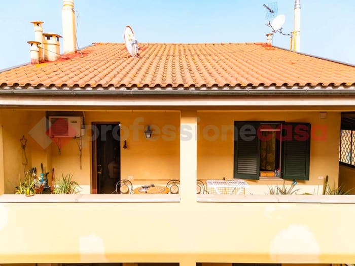 Appartamento trilocale in vendita in Via Roma, Riparbella