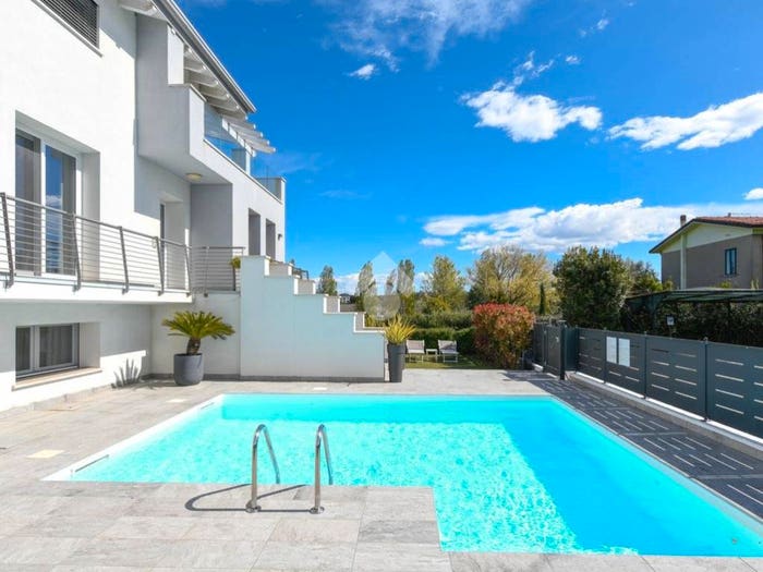 Casa con 6 locali in vendita in Via Casa Otello, Peschiera del Garda