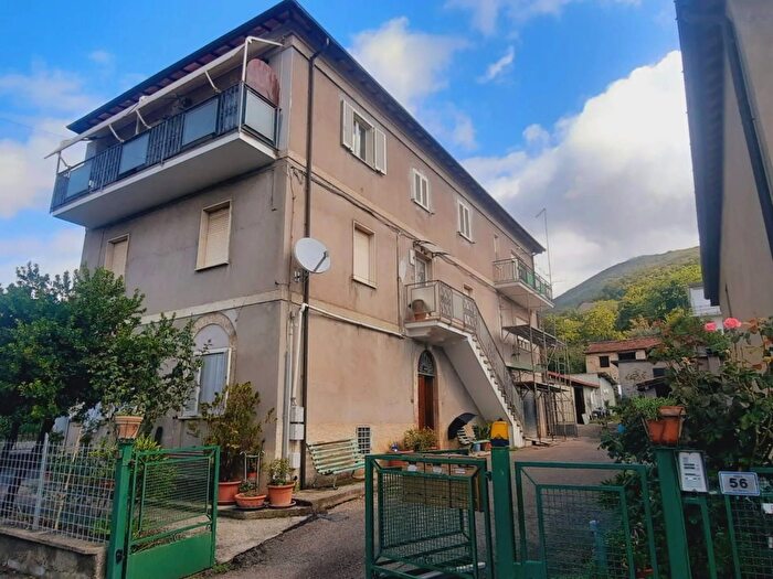 Appartamento quadrilocale in vendita in Via Vaiano Nuova, Rieti