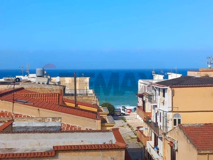 Casa con 6 locali in vendita in via XXIV Giugno, Centro, Trappeto