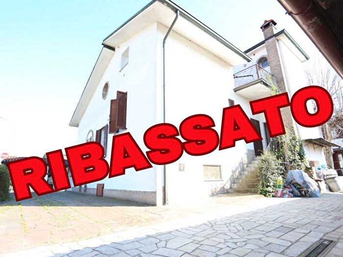 Casa con 5 locali in vendita in Via Padre Marco, Motta Vigana, Massalengo