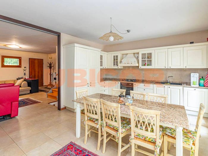 Casa con 6 locali in vendita in Crocifisso Ponte Quattro Martiri, Padova