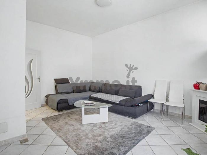 Appartamento bilocale in vendita in Via G Verdi, Cocquio, CocquioTrevisago