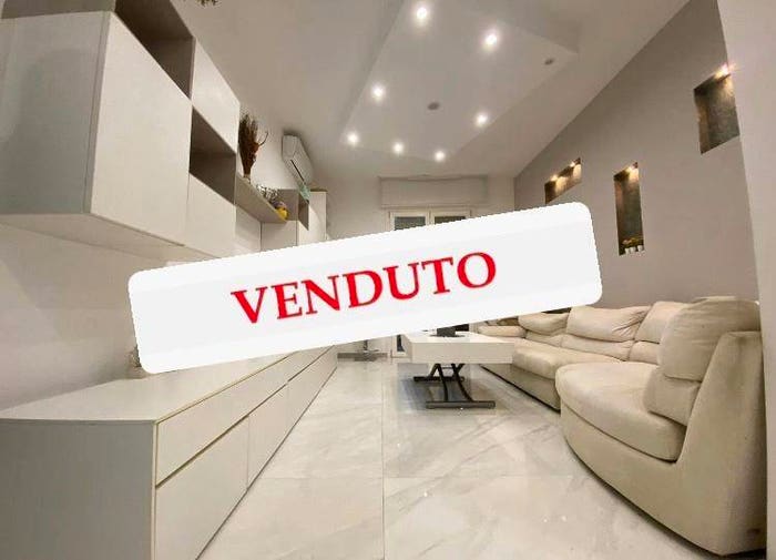 Appartamento trilocale in vendita in Via Francesco De Sanctis, Abbiategrasso