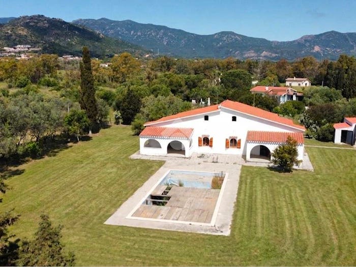 Casa con 5 locali in vendita in LOC IS ARROGHITAS REGNE S'ALIANA, Pula