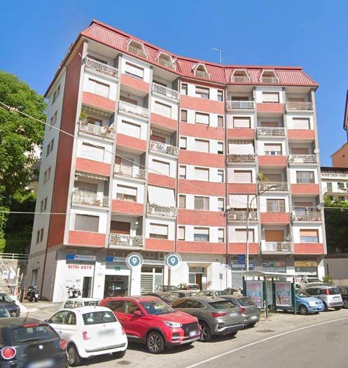 Appartamento quadrilocale in vendita in Viale dei Normanni, Centro Storico, Catanzaro