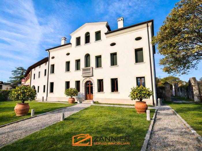 Appartamento con 6 locali in vendita in Centro, Porcia