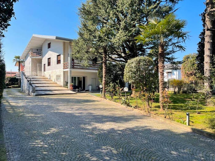 Casa con 6 locali in vendita in Bolladello Peveranza, Cairate