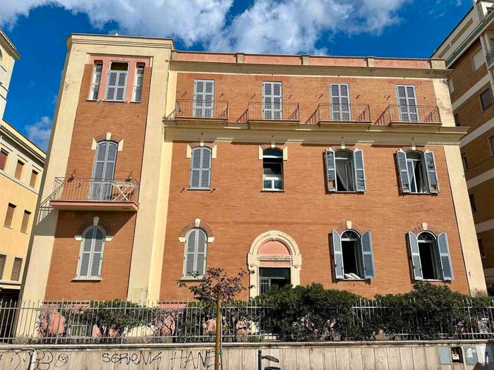 Appartamento con 6 locali in vendita in viale giacomo matteotti, Centro, Nettuno