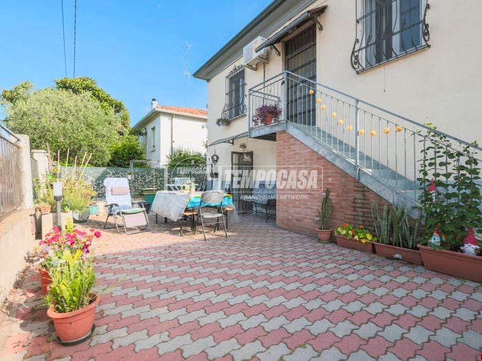 Casa con 6 locali in vendita in Via Rimini, Zona Industriale Casola Canina, Imola