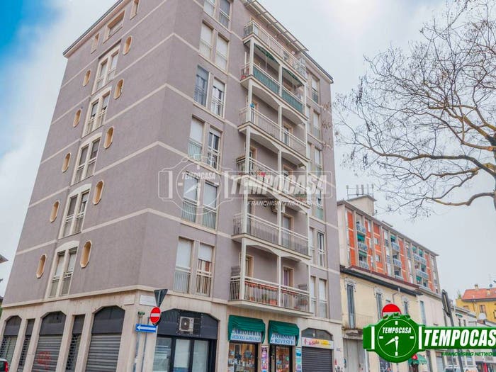 Appartamento trilocale in vendita in Via Cusago, Baggio, Milano