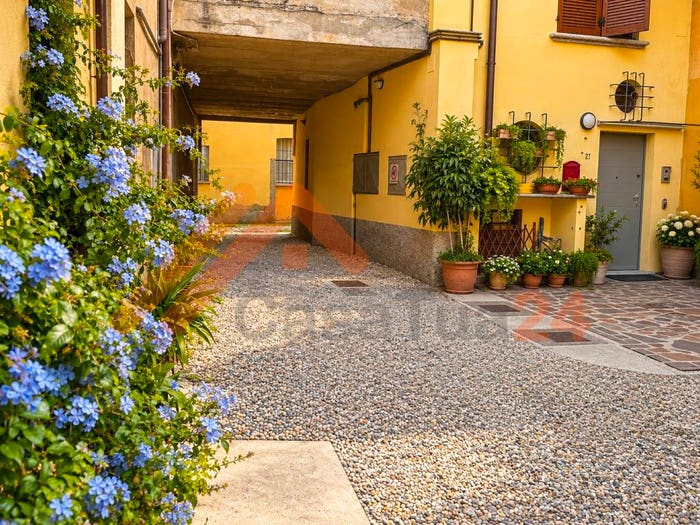 Appartamento trilocale in vendita in Via Carlo Mosè Bianchi, Centro, Inverigo
