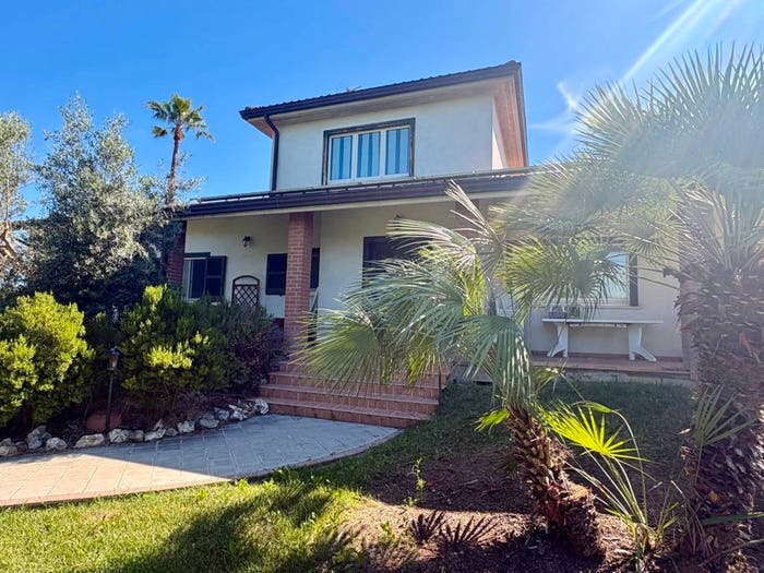 Casa con 6 locali in vendita in Via Ruetta Bompadre, Centro, Giulianova