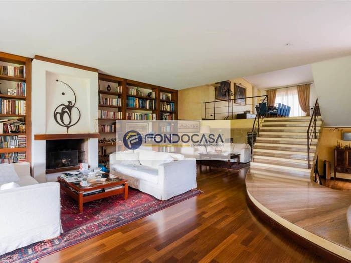 Casa con 6 locali in vendita in Via Giovan Leonardo Marugi, Via Merine, Lecce