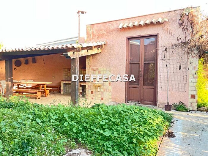 Casa con 9 locali in vendita in Contrada Berbaro, Marsala