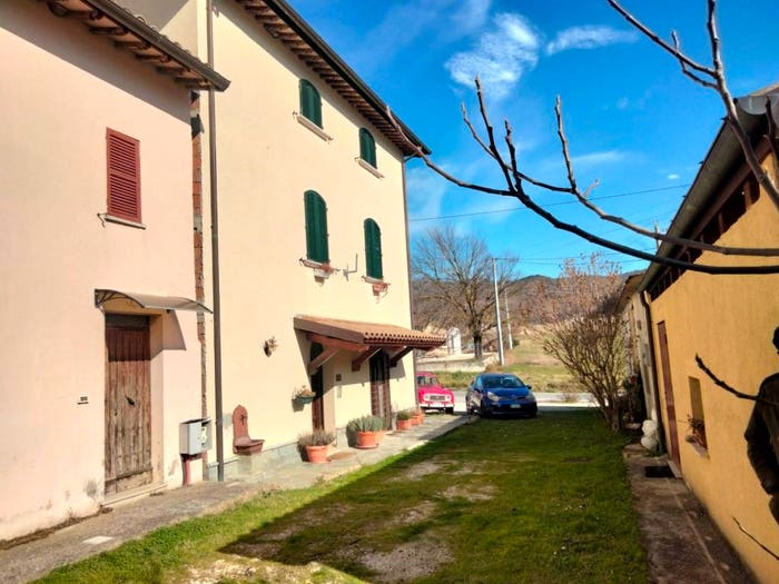 Casa con 6 locali in vendita in Via Fano, Gaifana Colle, Nocera Umbra