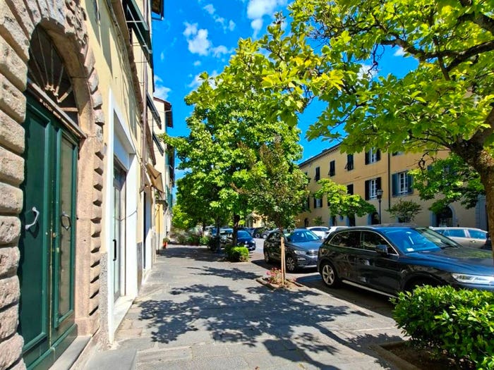 Appartamento con 6 locali in vendita in Corso Giuseppe Garibaldi, Piazza Napoleone San Michele, Lucca