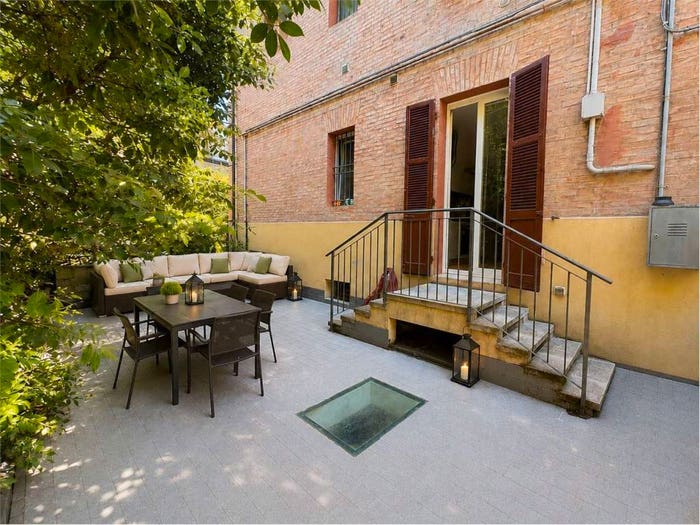 Appartamento con 5 locali in vendita in CORTE PRIVATA E GARAGE MQ, Colli San Mamolo, Bologna