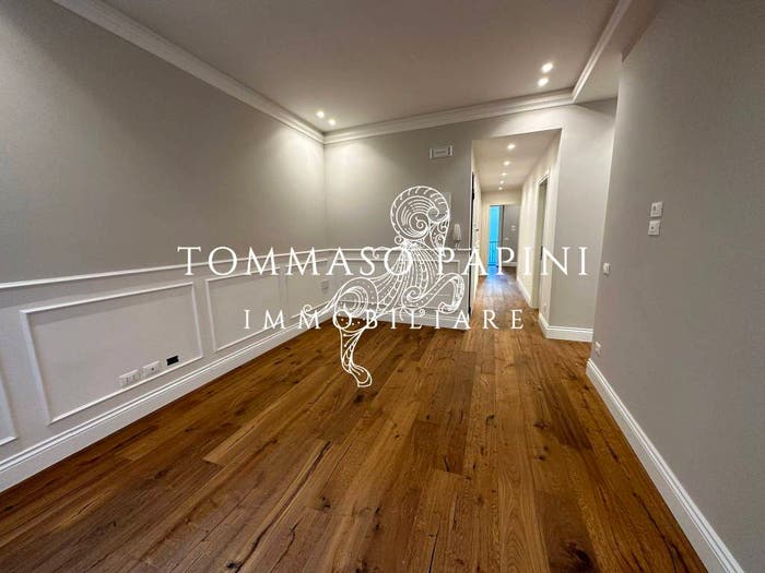 Appartamento trilocale in vendita in Via dei Cerchi, Signoria Uffizi, Firenze