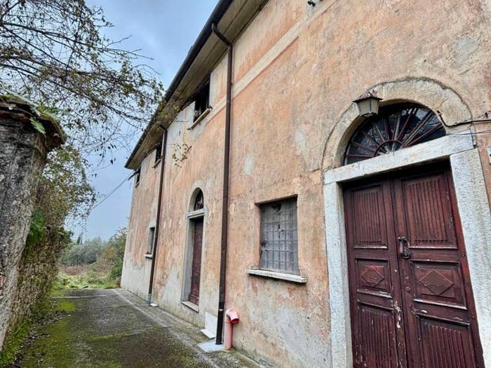 Casa con 6 locali in vendita in Castelnuovo Magra
