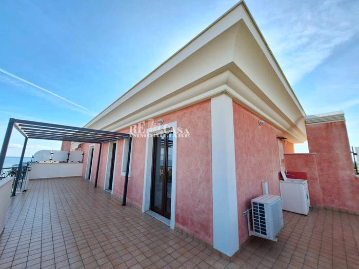 Appartamento trilocale in vendita in Via sergio Turone, Centro, Martinsicuro