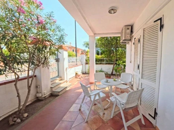 Casa con 6 locali in vendita in Viale Aldo Moro Ospedale Vecchio, Olbia