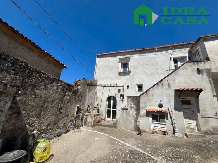 Casa quadrilocale in vendita in Pozzillo, Giano Vetusto