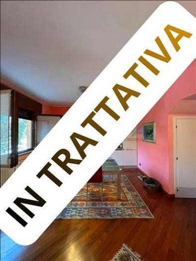 Casa quadrilocale in vendita in Via Trento, Scanzo Rosciate, Scanzorosciate