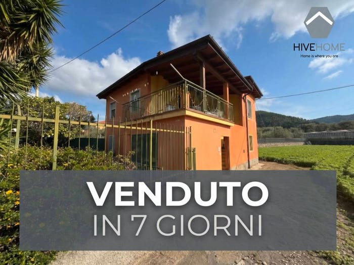 Casa trilocale in vendita in Via Divizia, Pian Rosso Costa, Andora
