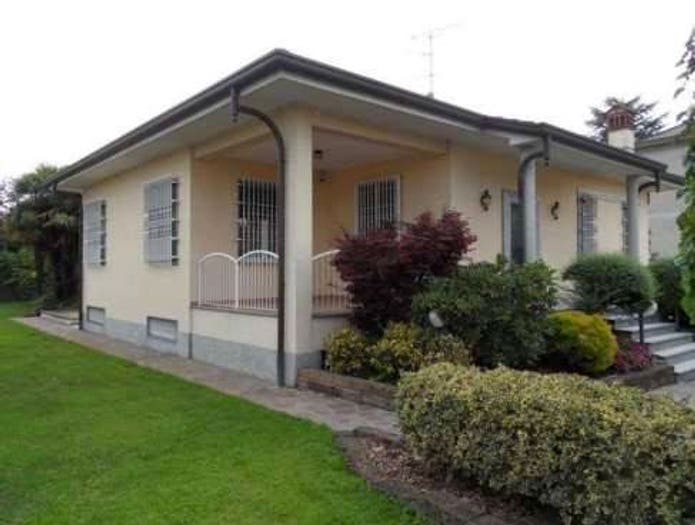 Casa quadrilocale in vendita in via Casentino, Boscherona, Monza