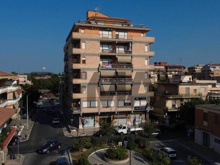 Appartamento con 5 locali in vendita in Centro, Aprilia
