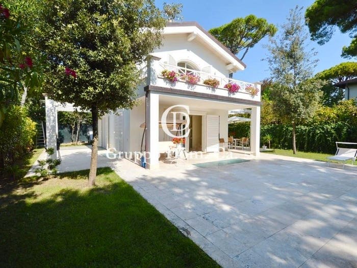 Casa con 6 locali in vendita in Via Cesare Battisti, Centro, Forte dei Marmi