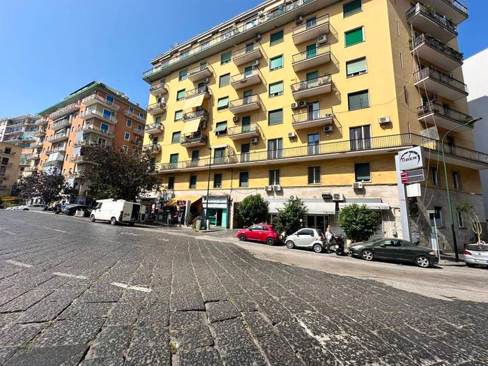 Appartamento quadrilocale in vendita in Piazza Leonardo, Piazza Canneto Salvator Rosa, Napoli