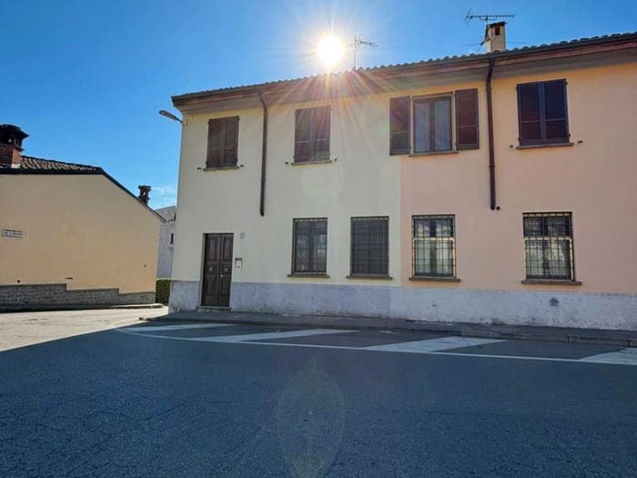 Casa con 6 locali in vendita in Via Battaglione, Battaglione, Cremona