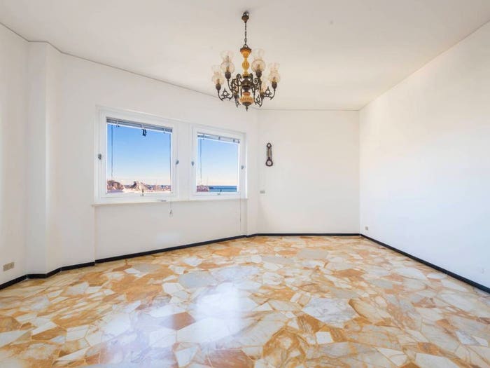 Appartamento trilocale in vendita in Via Don Vincenzo Minetti, Dinegro, Genova