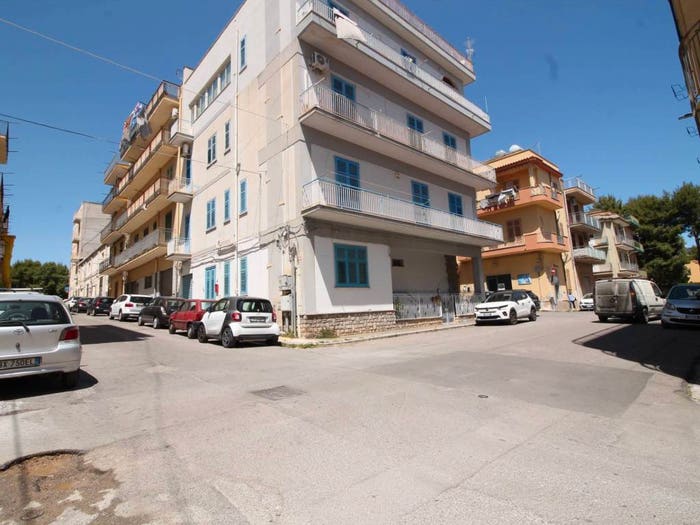 Appartamento quadrilocale in vendita in Via Giovanni Verga, Centro, Bagheria