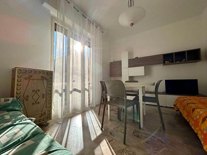 Appartamento trilocale in vendita in Via Pisa, Centro, Loano