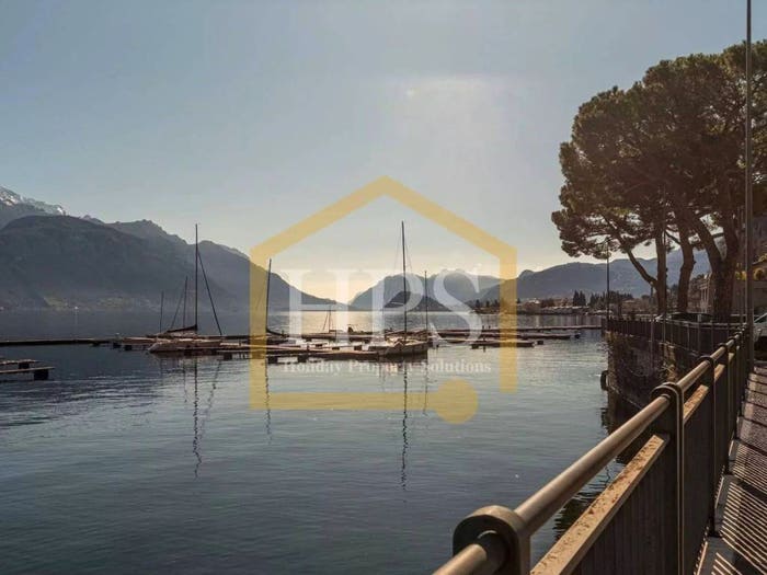 Casa con 6 locali in vendita in Menaggio