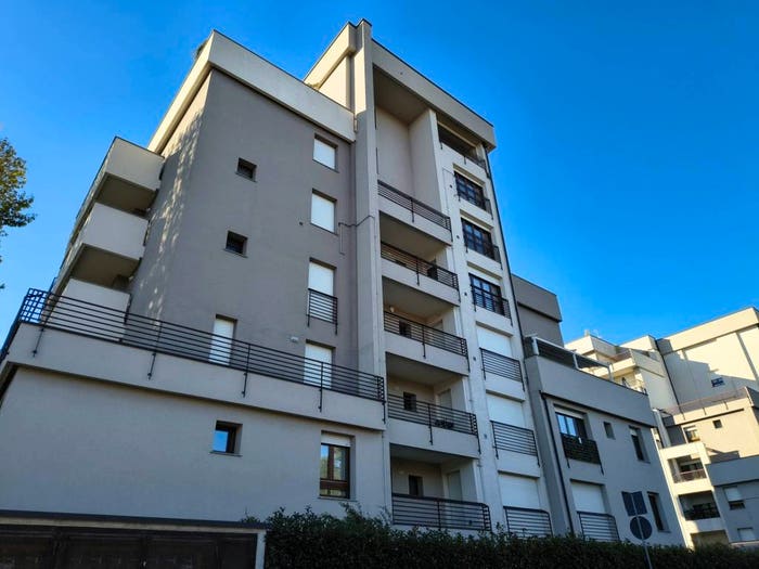 Appartamento bilocale in vendita in Via Novembre, Centro, Caronno Pertusella