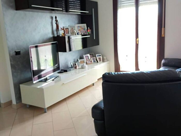 Appartamento quadrilocale in vendita in Via Nicola Calipari, Fanfani, Lodi