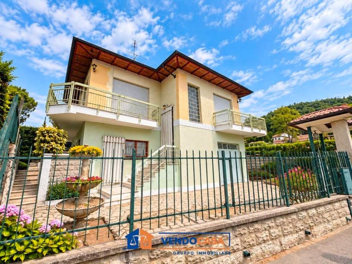 Casa con 6 locali in vendita in Viale dei Partigiani, Nizza Monferrato