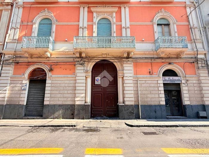 Appartamento con 6 locali in vendita in Via Monserrato, Borgo, Catania