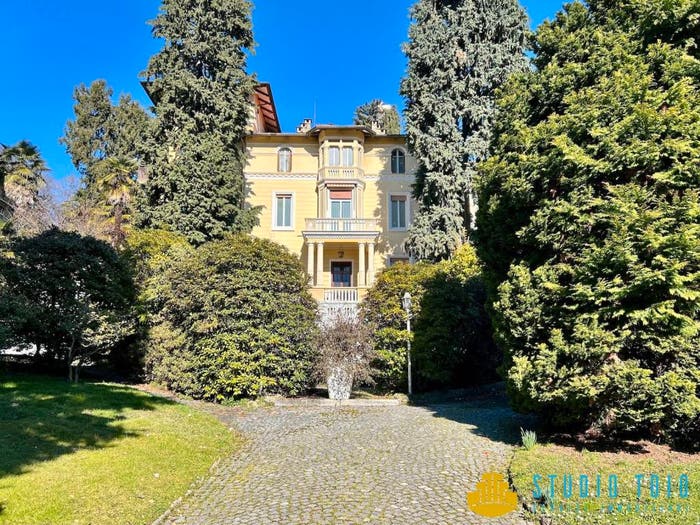 Casa con 6 locali in vendita in Via delle Ville, Centro Storico, Biella