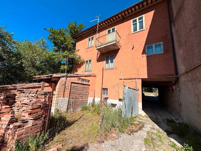 Casa quadrilocale in vendita in Fiuminata